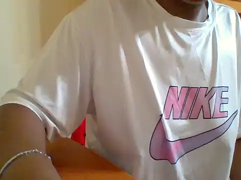 Snapshot of melaninebony2 chatting on March 27, 2026, 8:26 am melaninebony2 online show from March 27, 2026, 8:26 am