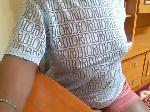 Snapshot of melaninebony2 chatting on March 23, 2026, 5:46 pm melaninebony2 online show from March 23, 2026, 5:46 pm