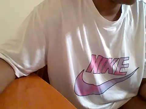 Snapshot of melaninebony2 chatting on April 2, 2026, 5:47 am melaninebony2 online show from April 2, 2026, 5:47 am