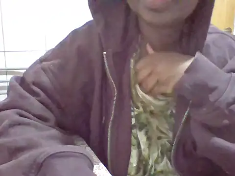 Snapshot of melaninebony2 chatting on April 8, 2026, 2:02 am melaninebony2 online show from April 8, 2026, 2:02 am