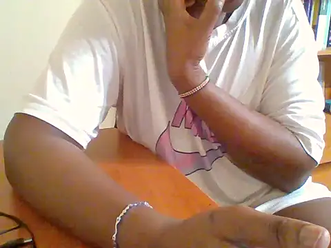 Snapshot of melaninebony2 chatting on March 26, 2026, 8:12 am melaninebony2 online show from March 26, 2026, 8:12 am