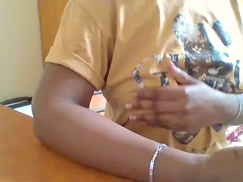 Snapshot of melaninebony2 chatting on March 21, 2026, 6:47 am melaninebony2 online show from March 21, 2026, 6:47 am