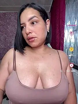 Kira33  online show from April 30, 2026, 9:41 pm