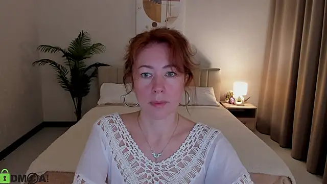 LeticiaRomano online show from May 24, 2026, 4:01 am