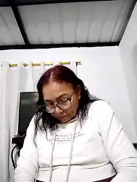 HOT LATINA20 online show from March 28, 2026, 2:12 am