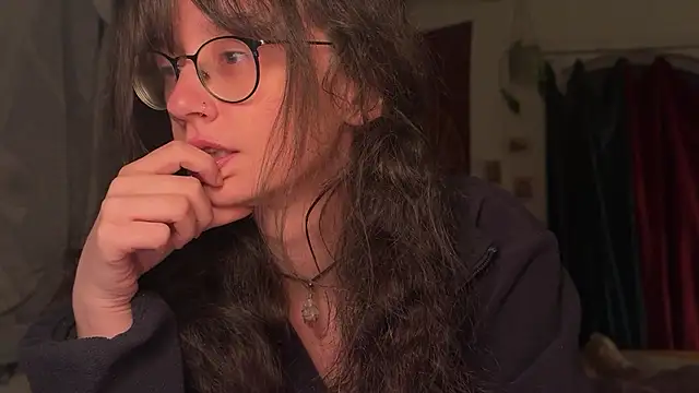 nyxo  online show from April 2, 2026, 12:40 am