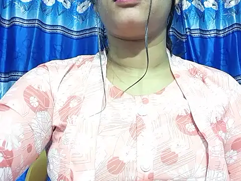 Emma 4433 online show from March 13, 2026, 5:40 pm