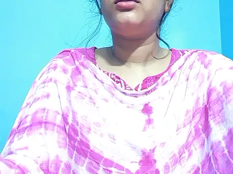 Emma 4433 online show from April 3, 2026, 5:52 pm