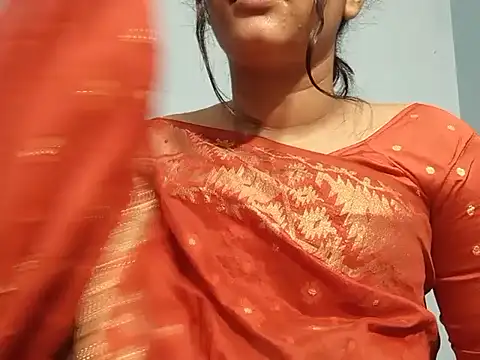 Emma 4433 online show from April 15, 2026, 7:58 pm