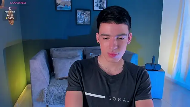Snapshot of david_osorio chatting on April 22, 2026, 8:15 pm david osorio online show from April 22, 2026, 8:15 pm