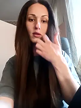 Snapshot of LunaCrystall chatting on April 16, 2026, 4:08 pm LunaCrystall online show from April 16, 2026, 4:08 pm