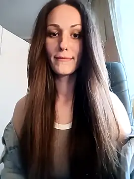 Snapshot of LunaCrystall chatting on April 13, 2026, 4:00 pm LunaCrystall online show from April 13, 2026, 4:00 pm