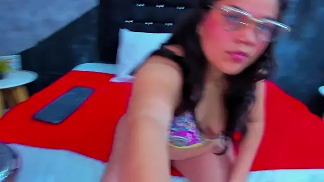 scarlettt  joness online show from March 11, 2026, 12:43 pm