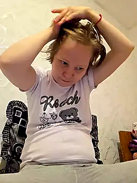  LOLA-LOLA  online show from April 11, 2026, 4:10 pm