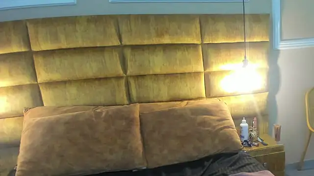 Snapshot of emhavega chatting on April 3, 2026, 12:55 pm emhavega online show from April 3, 2026, 12:55 pm