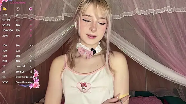 Snapshot of OnlyEva1 chatting on April 22, 2026, 9:38 am OnlyEva1 online show from April 22, 2026, 9:38 am