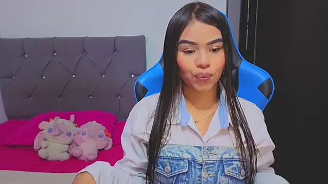 Roxan Luxe online show from March 29, 2026, 1:07 am