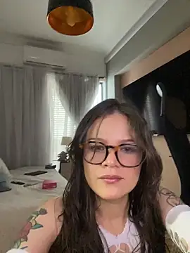 Tallulah Kinky online show from April 3, 2026, 10:49 pm