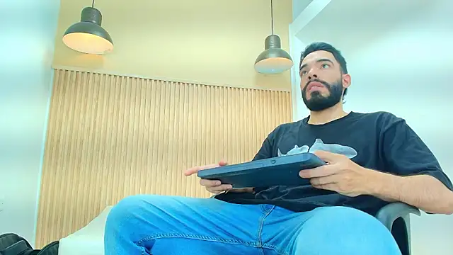 JEAN LEWIS2 online show from March 14, 2026, 7:42 pm