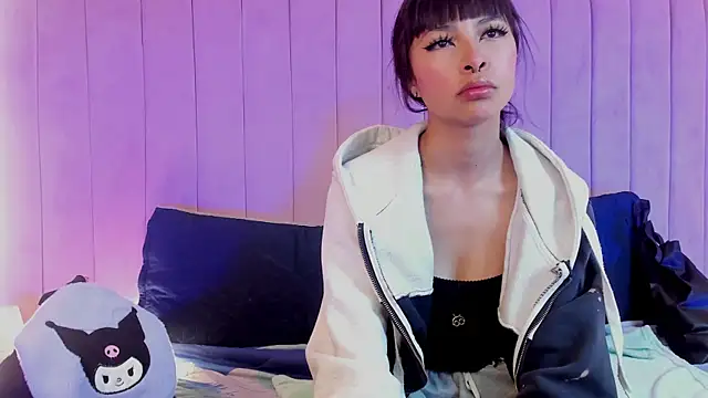 CherrySweetl online show from April 16, 2026, 12:17 pm