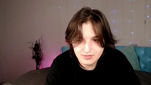 delalex online show from March 24, 2026, 8:20 pm