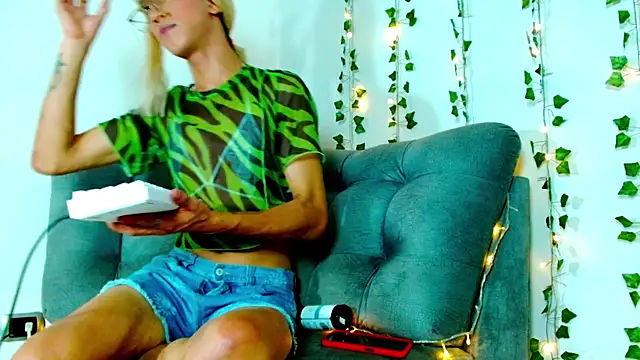 Andrea Nx online show from April 11, 2026, 1:13 am