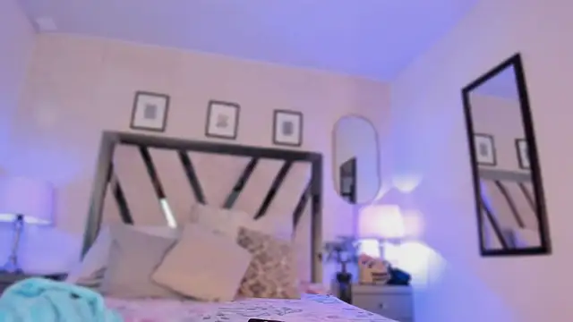 Violettaa Stone online show from April 8, 2026, 3:30 am