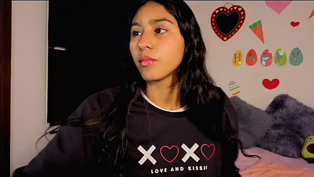 PaulaCutexs online show from April 18, 2026, 3:53 am