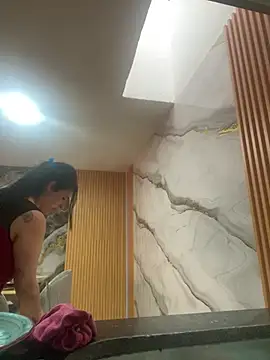 leila moretti online show from April 12, 2026, 3:37 pm