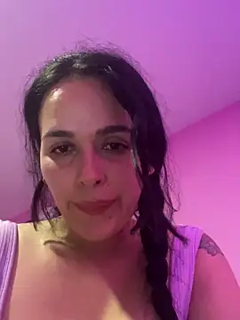 leila moretti online show from April 15, 2026, 9:48 pm