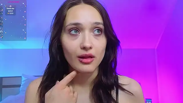 DarcyBlackwood online show from April 8, 2026, 1:40 am