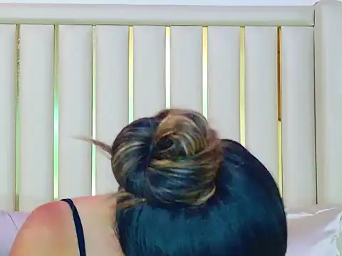 AnnieDesire online show from April 16, 2026, 2:18 pm