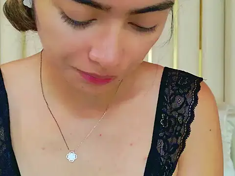 Snapshot of AnnieDesire chatting on April 28, 2026, 2:32 pm AnnieDesire online show from April 28, 2026, 2:32 pm