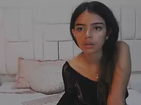 Snapshot of AnnieDesire chatting on May 28, 2026, 4:42 am AnnieDesire online show from May 28, 2026, 4:42 am