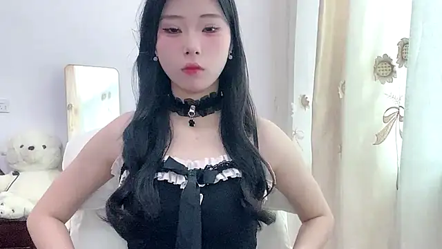 yiyibaby2026 online show from April 7, 2026, 2:35 am