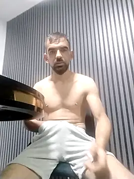 luys23 online show from April 9, 2026, 3:19 am