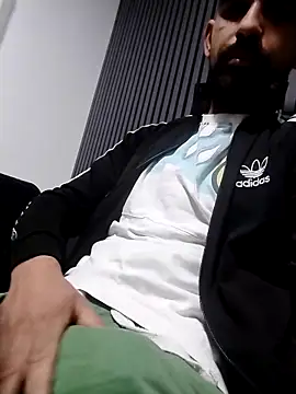 luys23 online show from March 24, 2026, 4:12 am