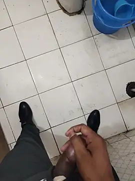 hotshweta online show from April 18, 2026, 7:44 am