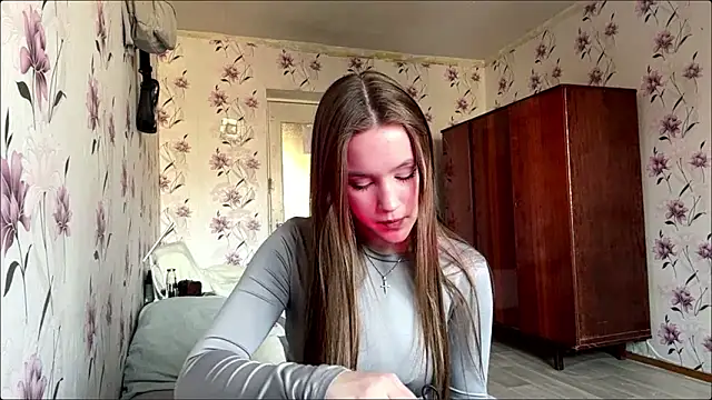 AnnaWasp online show from March 17, 2026, 1:47 pm