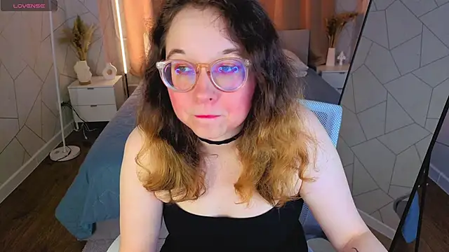 Snapshot of Aleks-caster chatting on May 28, 2026, 5:08 pm Aleks-caster online show from May 28, 2026, 5:08 pm