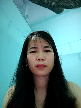 Snapshot of Geelio-playsx24 chatting on April 28, 2026, 10:47 pm Geelio-playsx24 online show from April 28, 2026, 10:47 pm