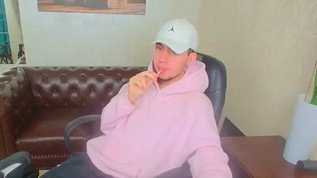 Snapshot of KrewVaughn chatting on April 10, 2026, 8:43 am KrewVaughn online show from April 10, 2026, 8:43 am