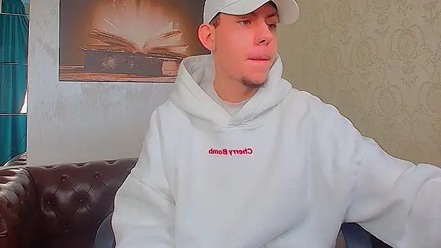 Snapshot of KrewVaughn chatting on April 6, 2026, 8:48 am KrewVaughn online show from April 6, 2026, 8:48 am