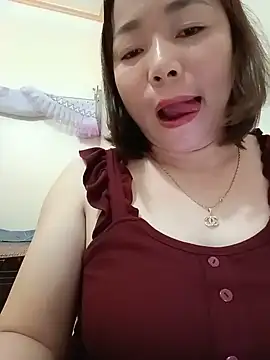 SingleeMomm online show from June 22, 2026, 5:54 pm
