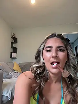 Sophialacex online show from May 28, 2026, 7:31 pm