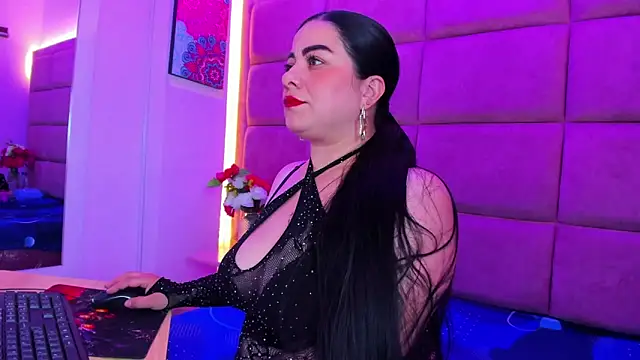 Snapshot of Emilyy_Moon_ chatting on June 8, 2026, 2:56 am Emilyy Moon online show from June 8, 2026, 2:56 am