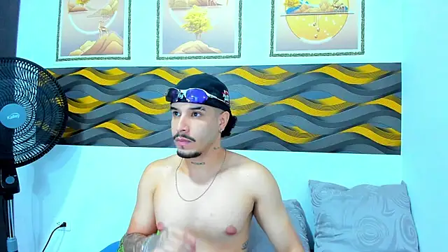Snapshot of Leon_Hotx chatting on April 21, 2026, 7:31 pm Leon Hotx online show from April 21, 2026, 7:31 pm