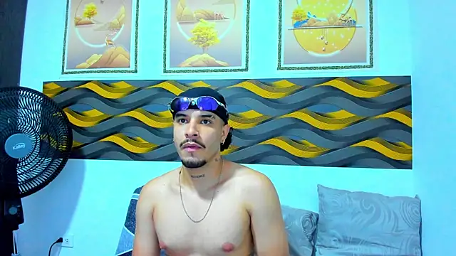 Snapshot of Leon_Hotx chatting on April 29, 2026, 7:31 pm Leon Hotx online show from April 29, 2026, 7:31 pm