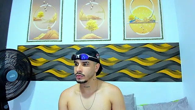 Snapshot of Leon_Hotx chatting on May 14, 2026, 7:22 pm Leon Hotx online show from May 14, 2026, 7:22 pm