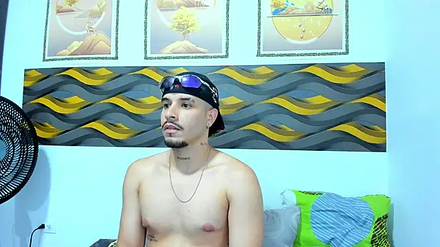 Leon Hotx online show from April 6, 2026, 8:21 pm